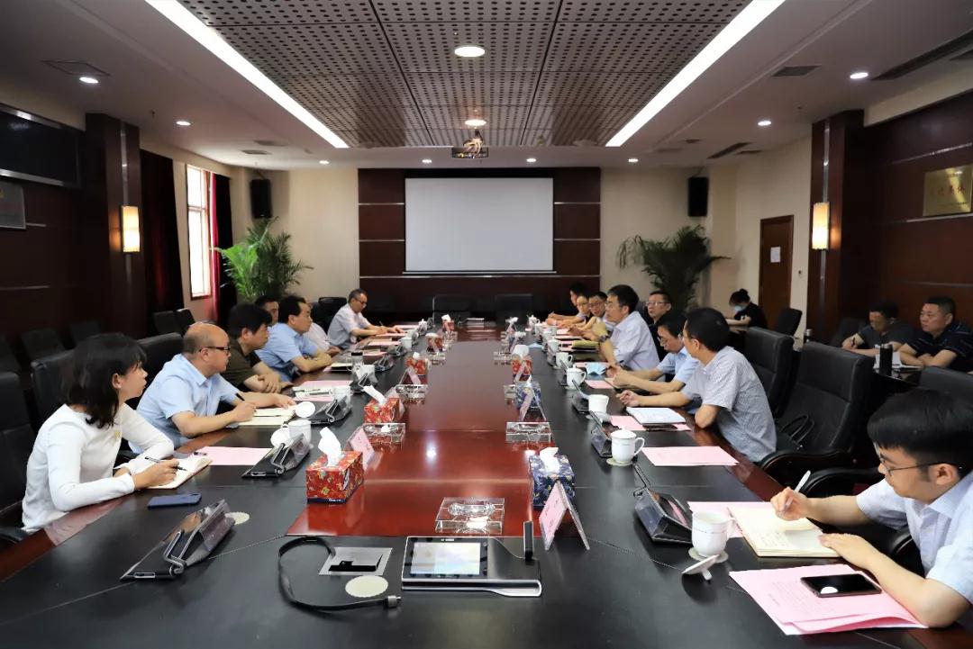 四川路橋與中科院成會明院士舉行交流座談