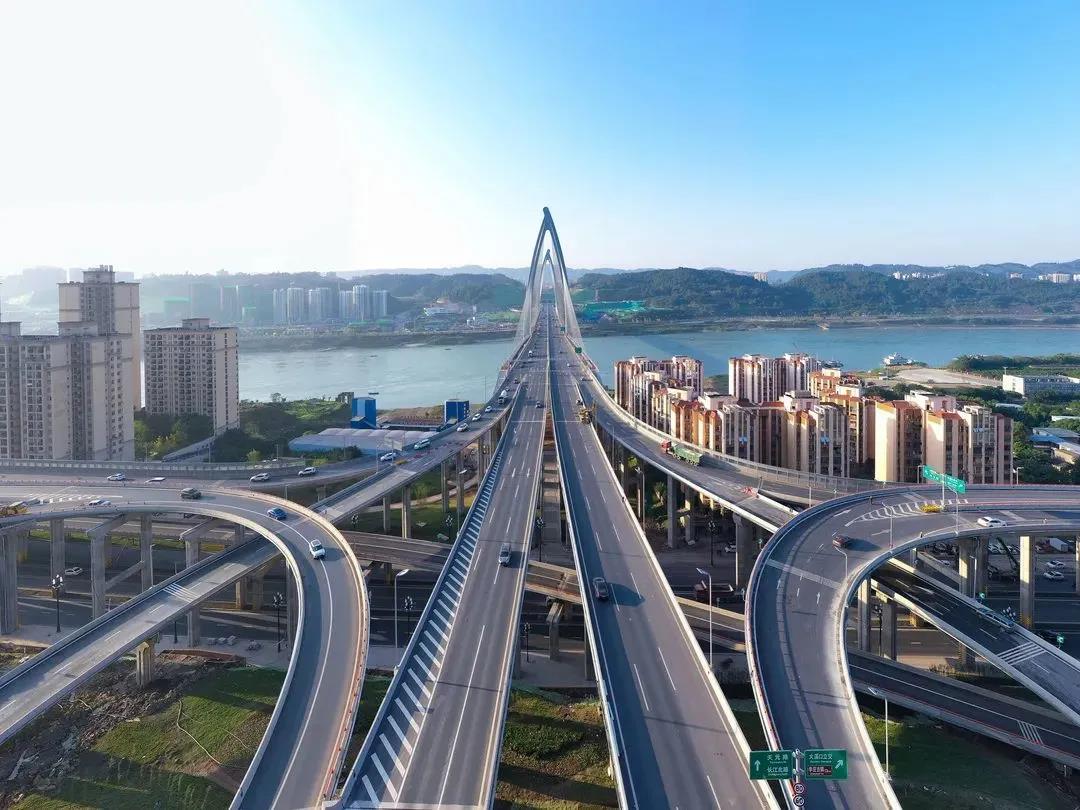 宜賓市鹽坪壩長江大橋及連接線工程全面通車