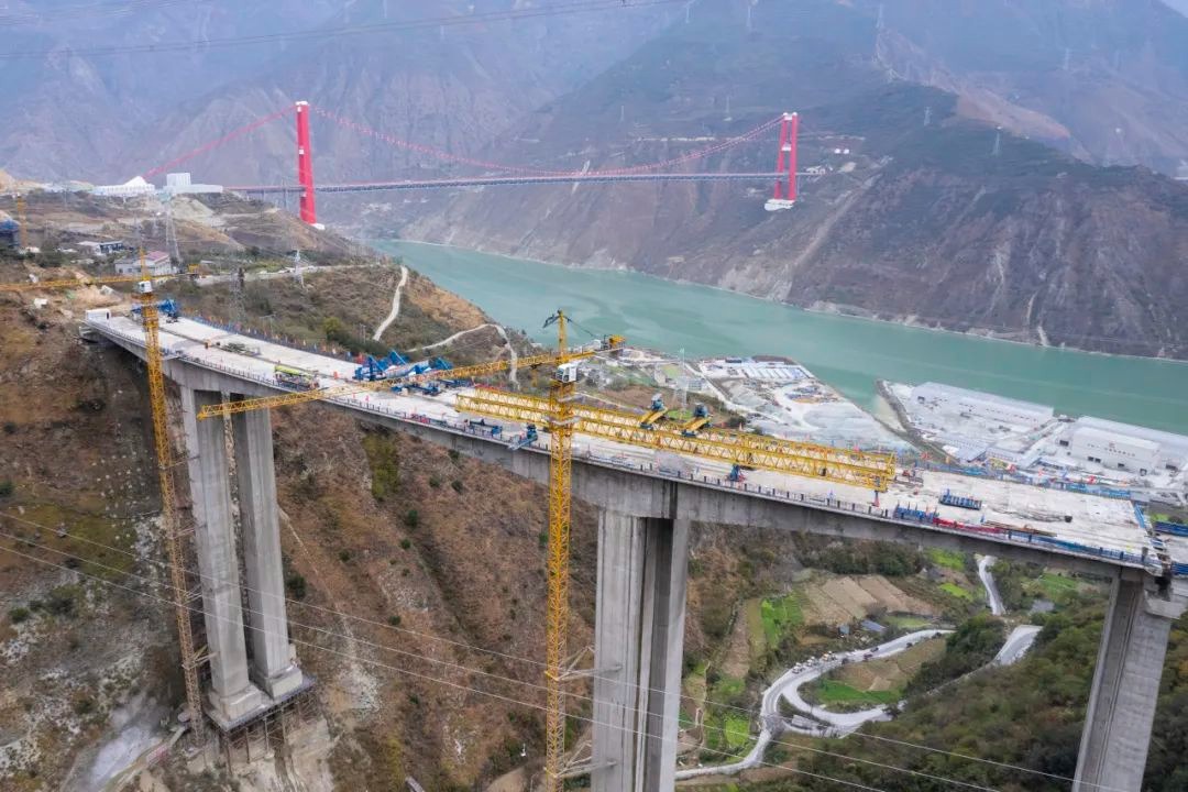 奮戰(zhàn)四季度 大干一百天 | 公司“兩橋一碼頭”項目建設跑出新速度！