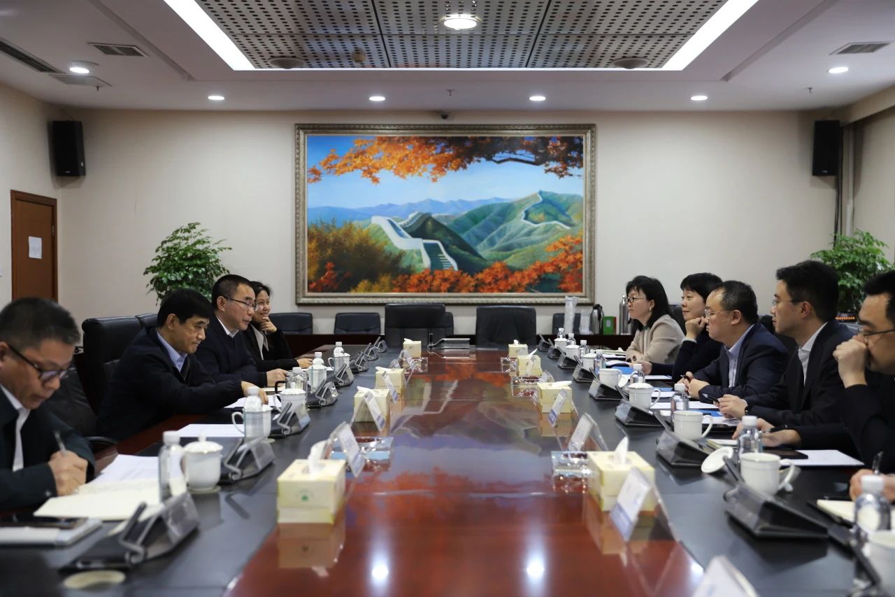 四川路橋與中信銀行成都分行舉行工作座談