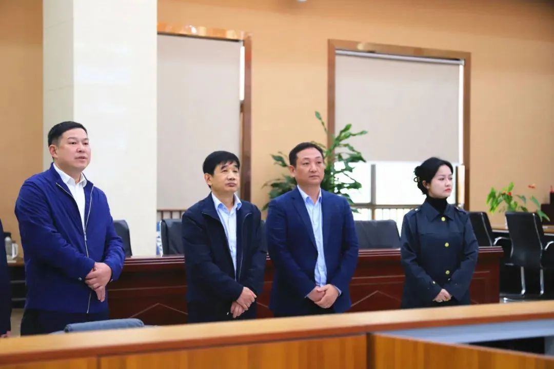 蜀道集團(tuán)副總經(jīng)理，四川路橋黨委書(shū)記、董事長(zhǎng)周鳳崗到川南片區(qū)公司督導(dǎo)調(diào)研