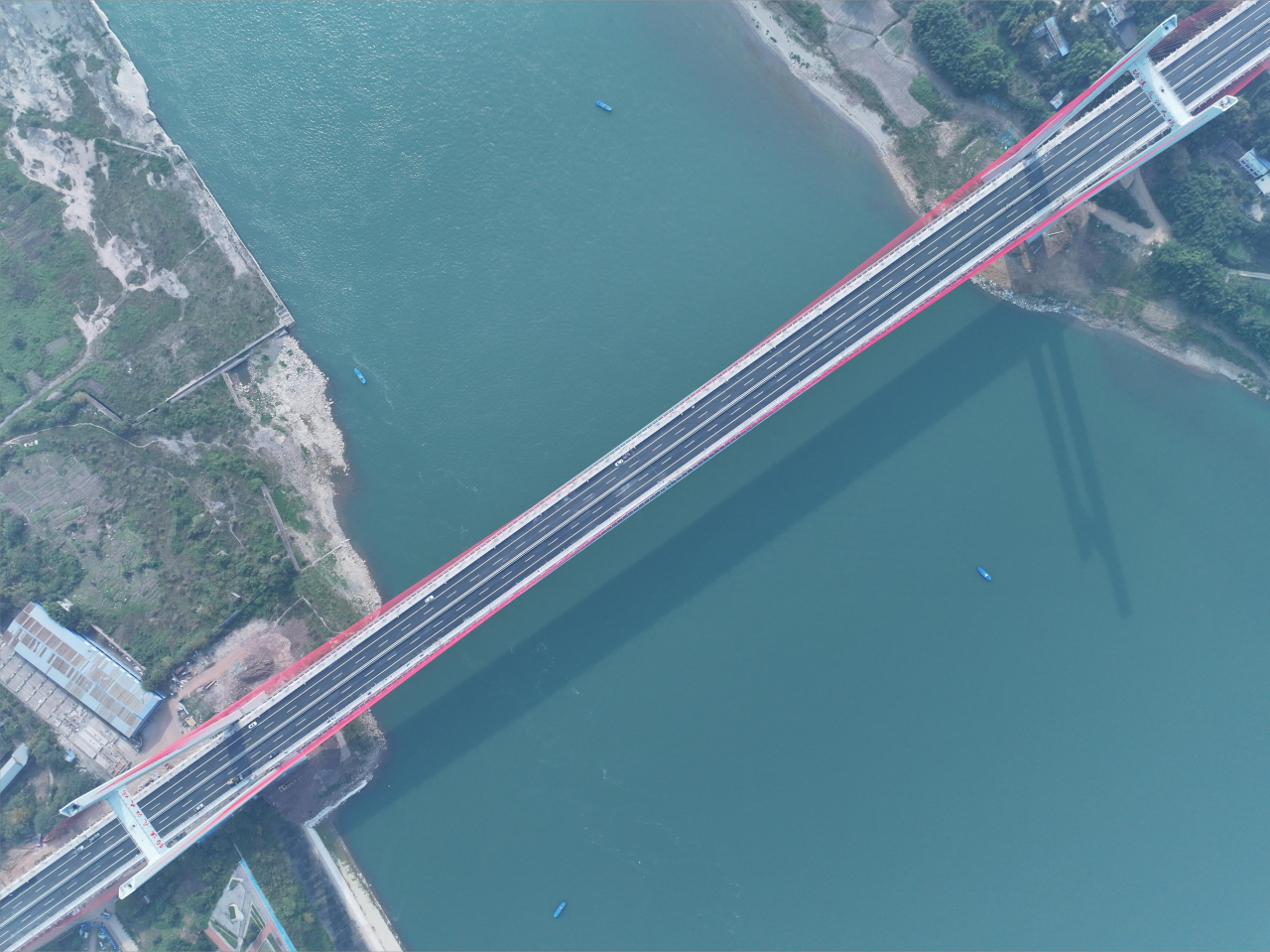 納溪長江大橋通車！當(dāng)?shù)厝罕娊裉煜襁^年！