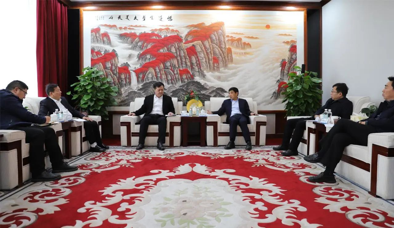 四川路橋與鐵建重工舉行工作交流座談會