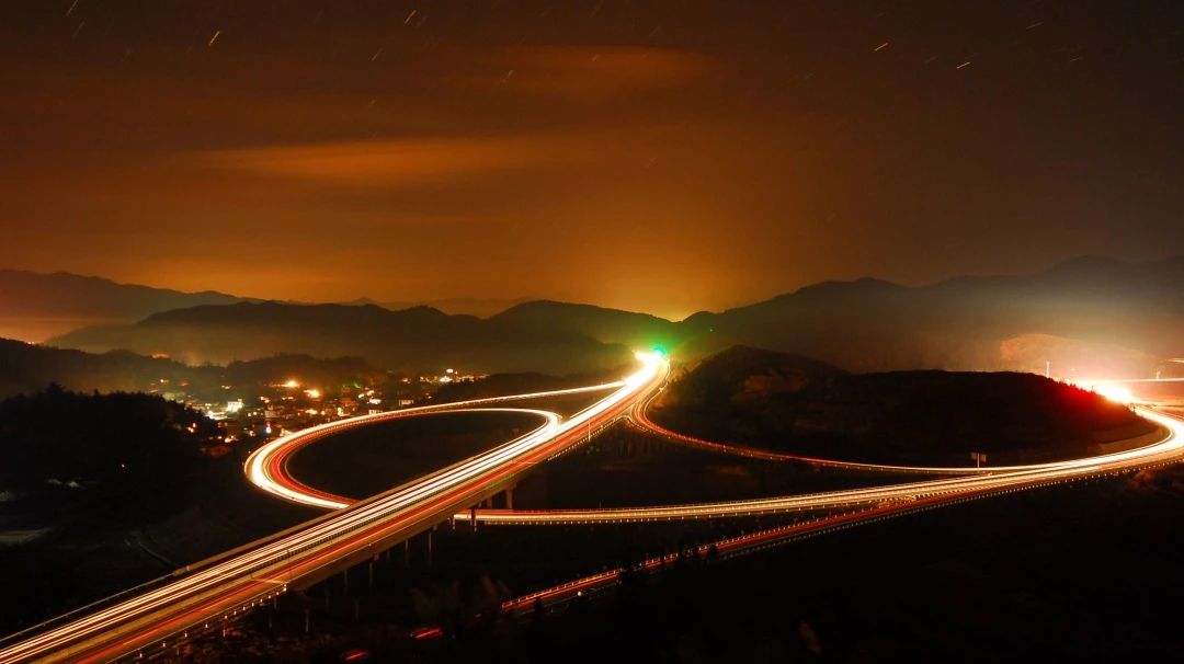 喜報(bào) | “升特”成功！路航公司喜獲公路工程施工總承包特級(jí)資質(zhì)