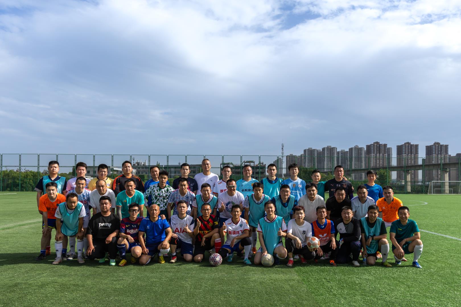 韻動(dòng)路橋 | “足”夠精彩 不負(fù)青春——四川路橋開展職工男子足球隊(duì)選拔賽