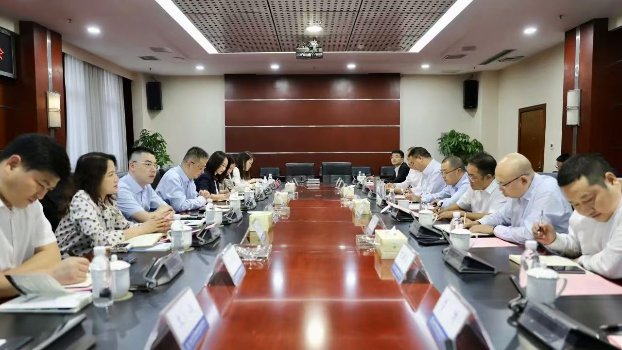 四川路橋與湖北交投舉行工作座談